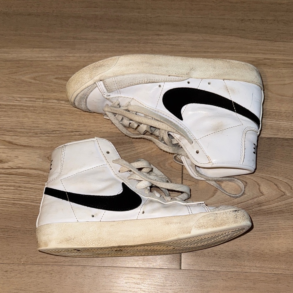Nike White/Black Blazer Mid 77 - Picture 2 of 6